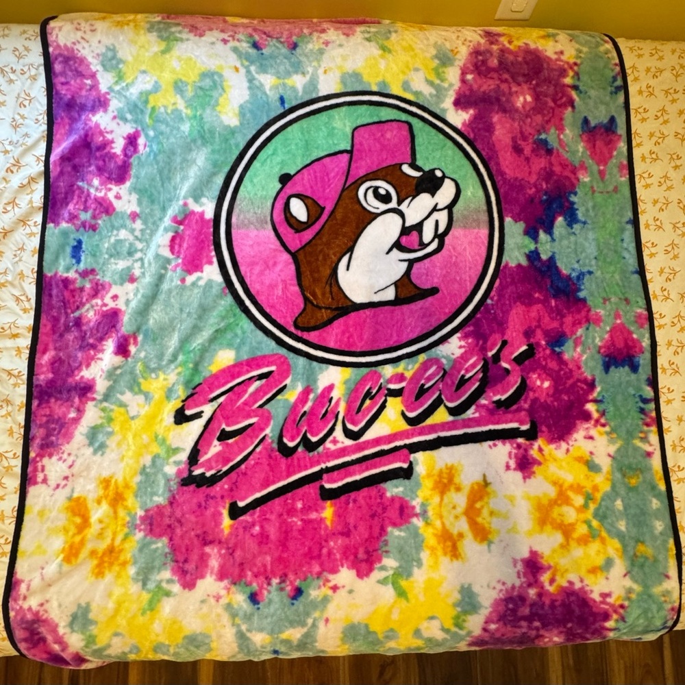 Buc-ee's Colorful Fleece Throw Blanket